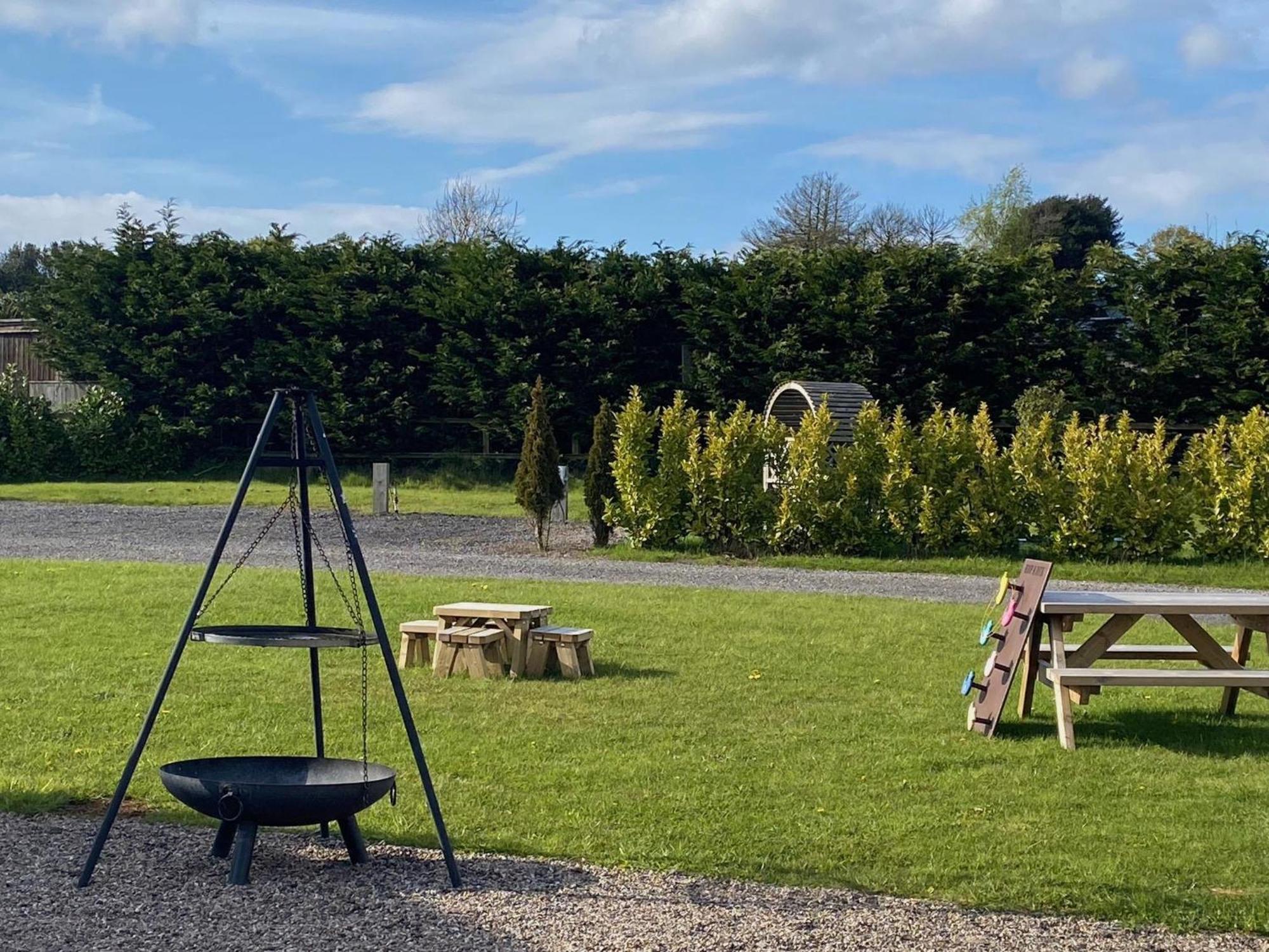 King Richard'S Luxury Lodge - Sleeps Up To 8 ,Dog Friendly ,Near Sherwood Forest At Fairview Farm In Nottingham Set In 88 Acres And Great For Groups,Family Gatherings,Corporate Events Eksteriør billede