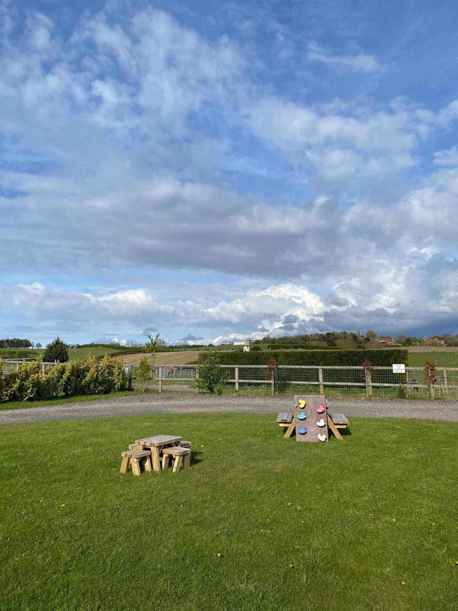King Richard'S Luxury Lodge - Sleeps Up To 8 ,Dog Friendly ,Near Sherwood Forest At Fairview Farm In Nottingham Set In 88 Acres And Great For Groups,Family Gatherings,Corporate Events Eksteriør billede