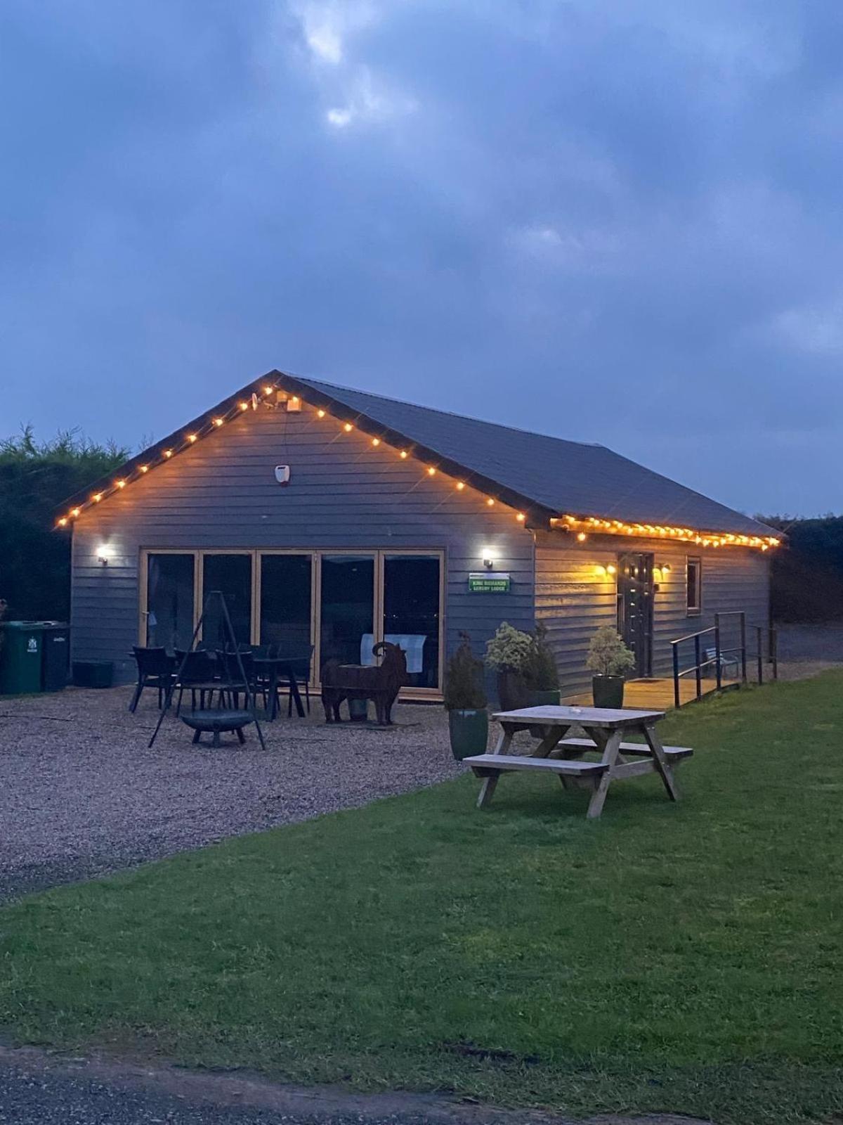 King Richard'S Luxury Lodge - Sleeps Up To 8 ,Dog Friendly ,Near Sherwood Forest At Fairview Farm In Nottingham Set In 88 Acres And Great For Groups,Family Gatherings,Corporate Events Eksteriør billede